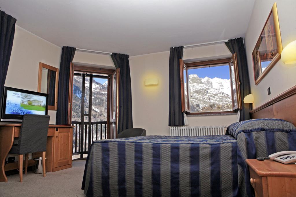 Hotel Alpechiara Pré-Saint-Didier Quarto foto
